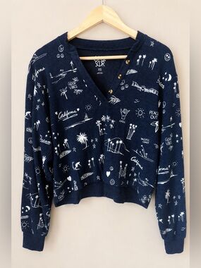 Chaser Women's California Graphic Print V-Neck Long Sleeve Cropped Sweatshirt Mo